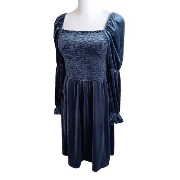 NEW MACY'S‎ Smocked Velvet Dress Square Neck Puff Sleeves Blue Size Medium - Picture 12 of 14
